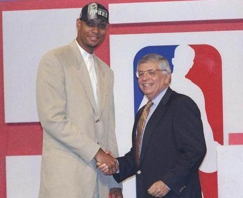 期困扰着球 期困扰着球