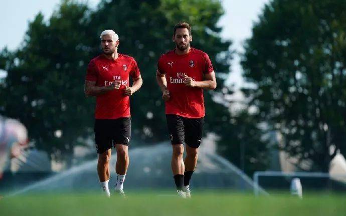 却因国际足 却因国际足